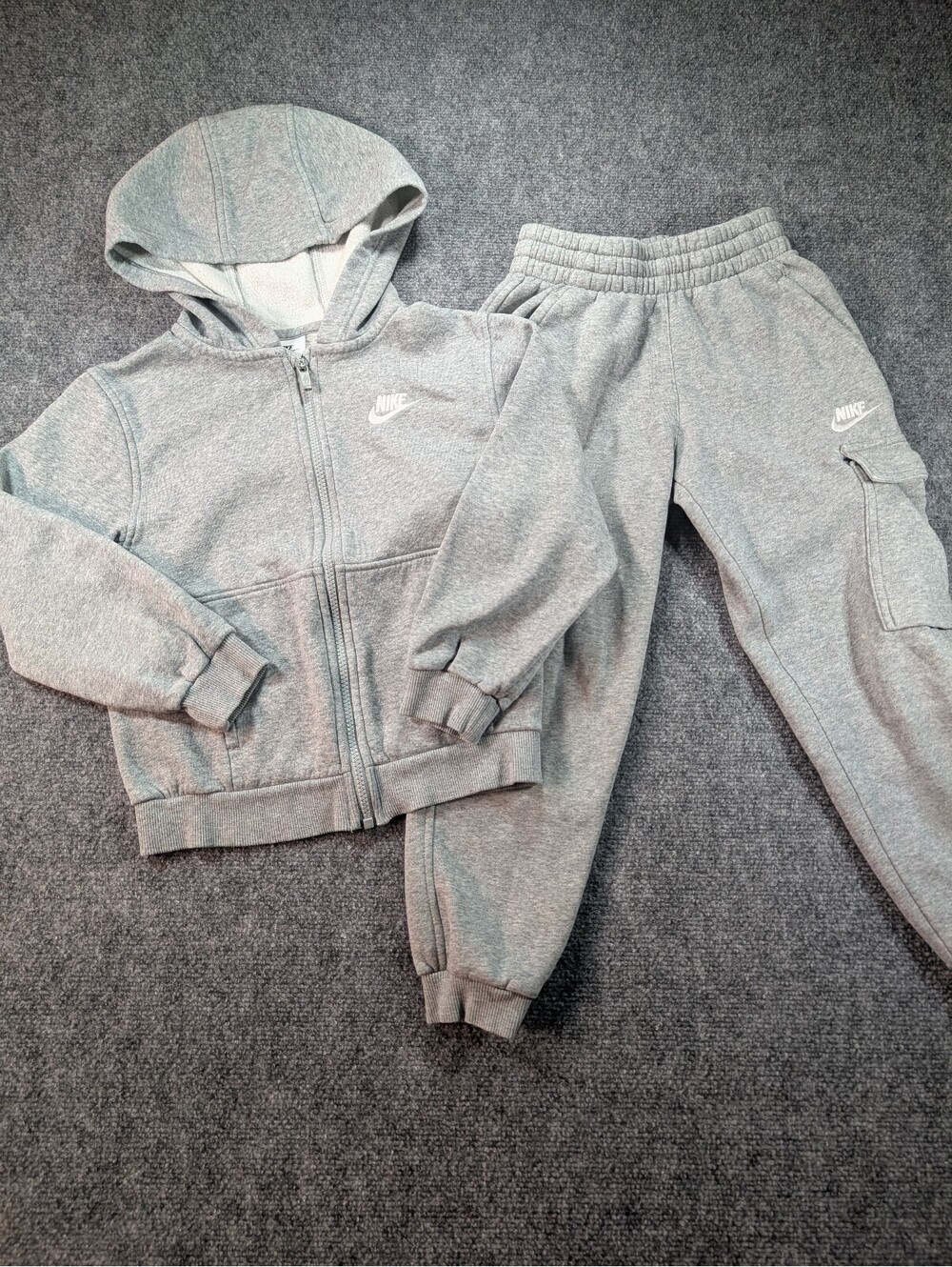 Nike Kids Gray Club Fleece Full Zip Hoodie and Cargo Pants Joggers Gray Small